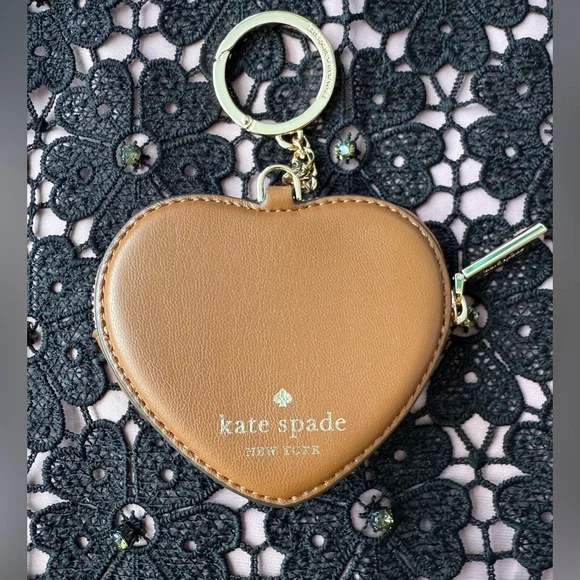 *SOLD* Kate Spade NYC Big Apple 3D Pretzel Coin Purse - Picture 8 of 13